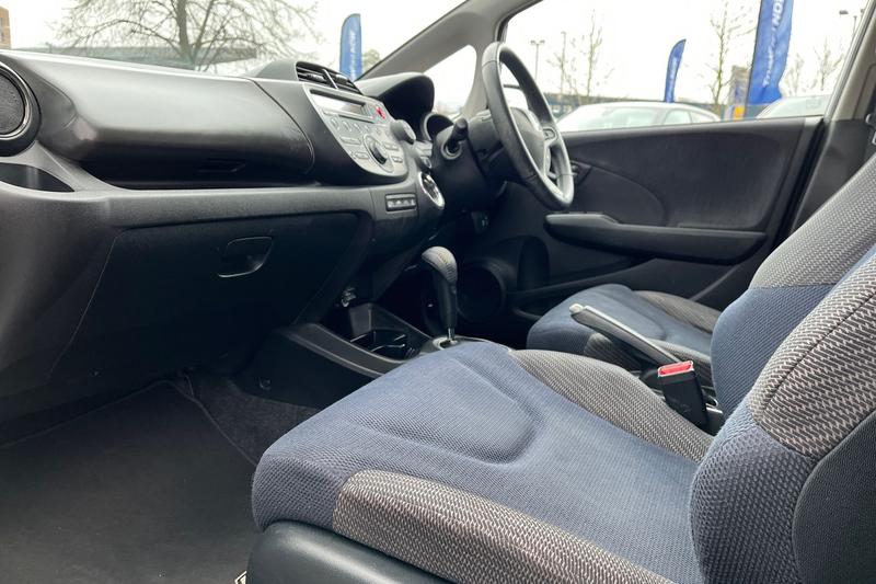 Used Honda Jazz 2015 for sale - 77679557: Photo 18