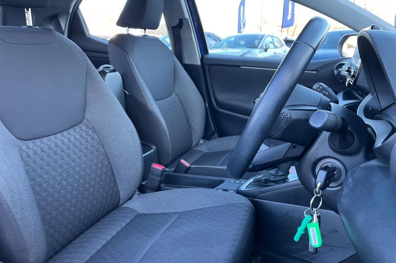 Used Toyota Yaris 2022 for sale - 77435530: Photo 17