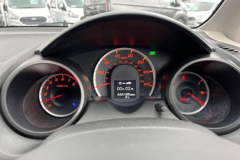 Used Honda Jazz 2015 for sale - 77878204: Photo 24