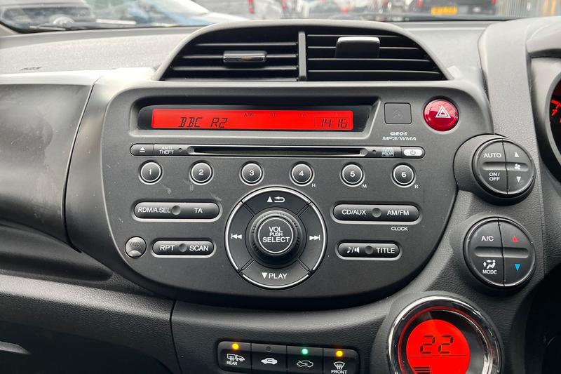 Used Honda Jazz 2015 for sale - 77878204: Photo 25