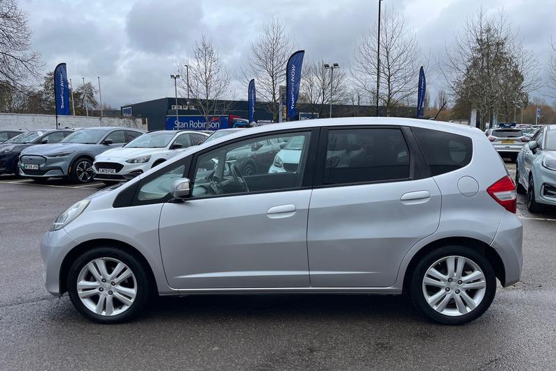 Used Honda Jazz 2015 for sale - 77878204: Photo 32