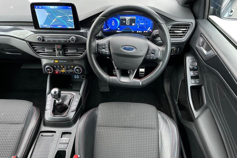 Used Ford Focus 2021 for sale - 76862383: Photo 11