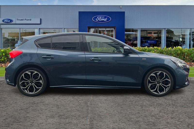 Used Ford Focus 2021 for sale - 76862383: Photo 3