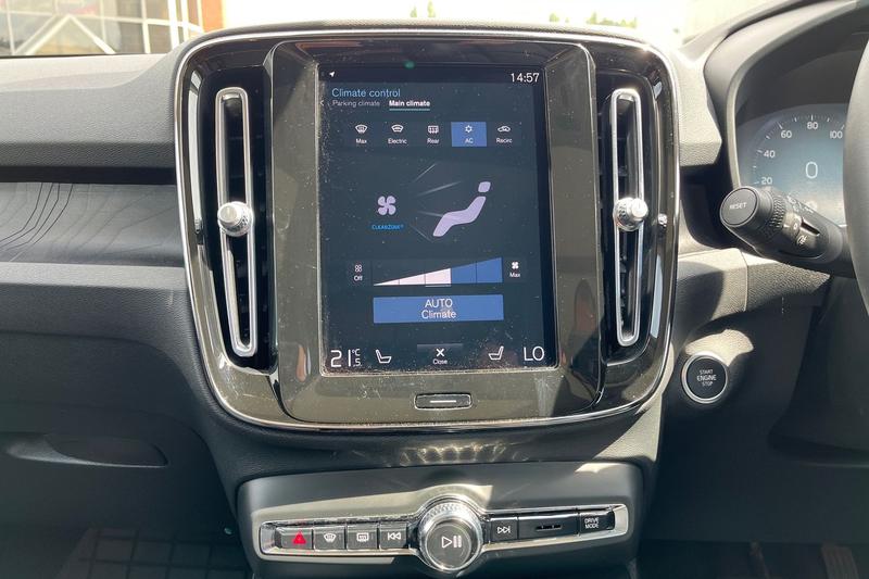 Used Volvo XC40 2023 for sale - 76114624: Photo 31