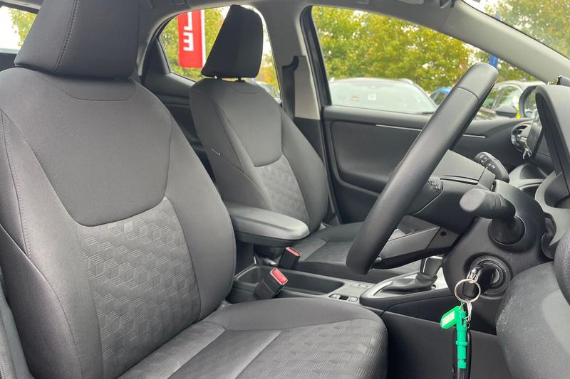 Used Toyota Yaris 2024 for sale - 76154205: Photo 17