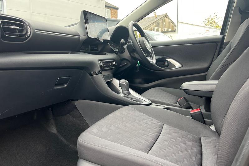 Used Toyota Yaris 2024 for sale - 76154205: Photo 18