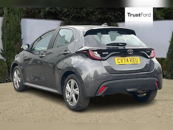 Used Toyota Yaris 2024 for sale - 76154205: Photo