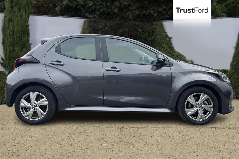 Used Toyota Yaris 2024 for sale - 76154205: Photo 3