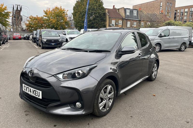 Used Toyota Yaris 2024 for sale - 76154205: Photo 31