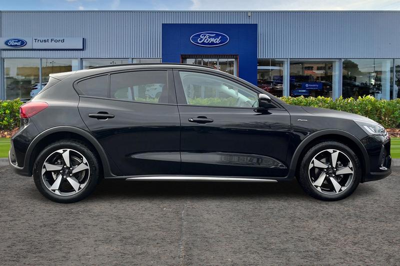 Used Ford Focus 2023 for sale - 77176432: Photo 3