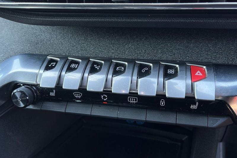 Used Peugeot 3008 2020 for sale - 77381610: Photo 28