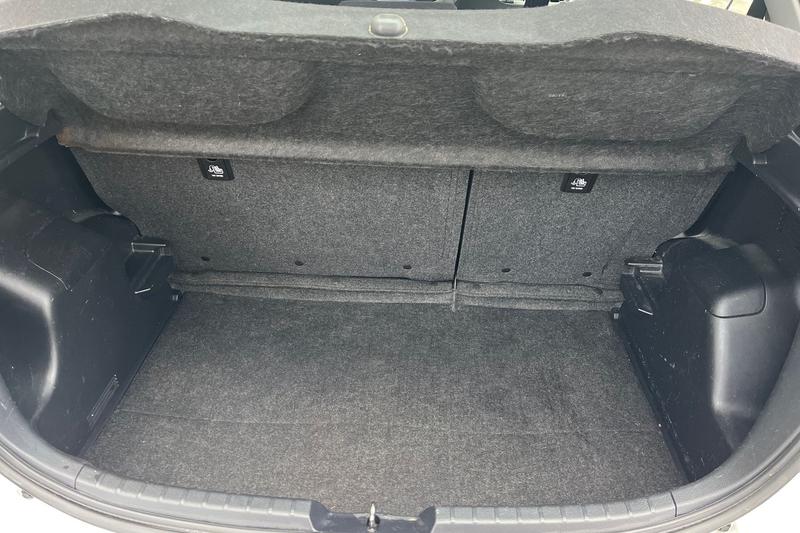 Used Toyota Yaris 2020 for sale - 76653451: Photo 21