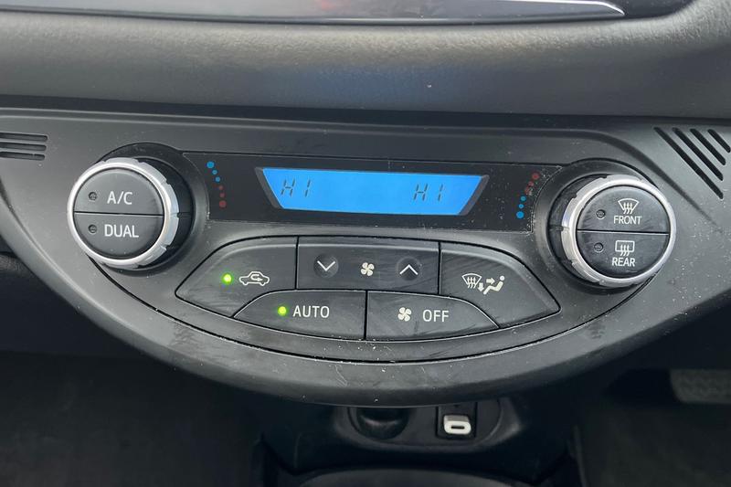 Used Toyota Yaris 2020 for sale - 76653451: Photo 29