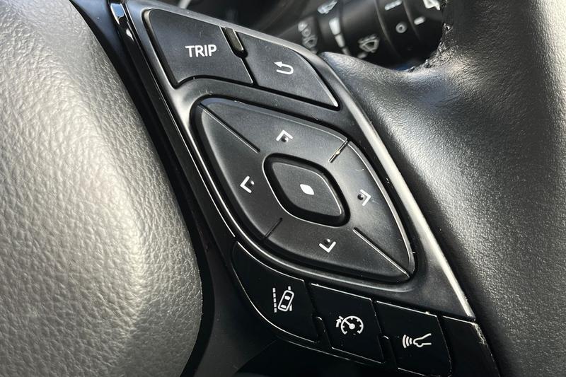 Used Toyota C-HR for sale - 77685151: Photo 24