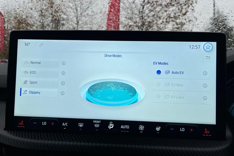 Used Ford Kuga 2025 for sale - 76782281: Photo 30