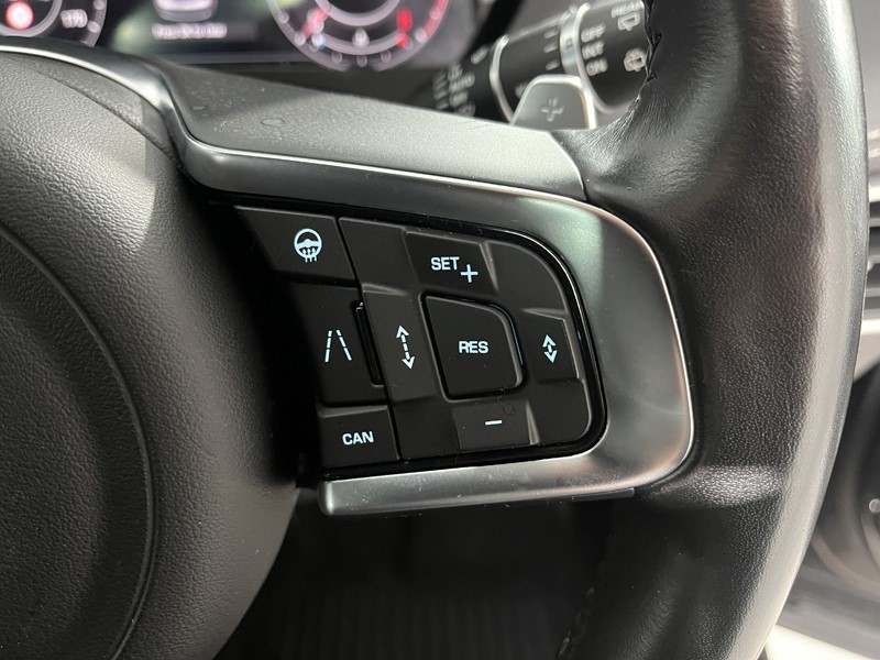 Used Jaguar F-Pace 2021 for sale - 76981970: Photo 25