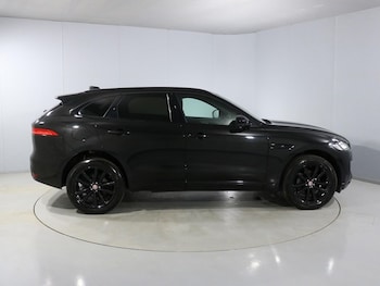 Used Jaguar F-Pace 2021 for sale - 76981970: Photo