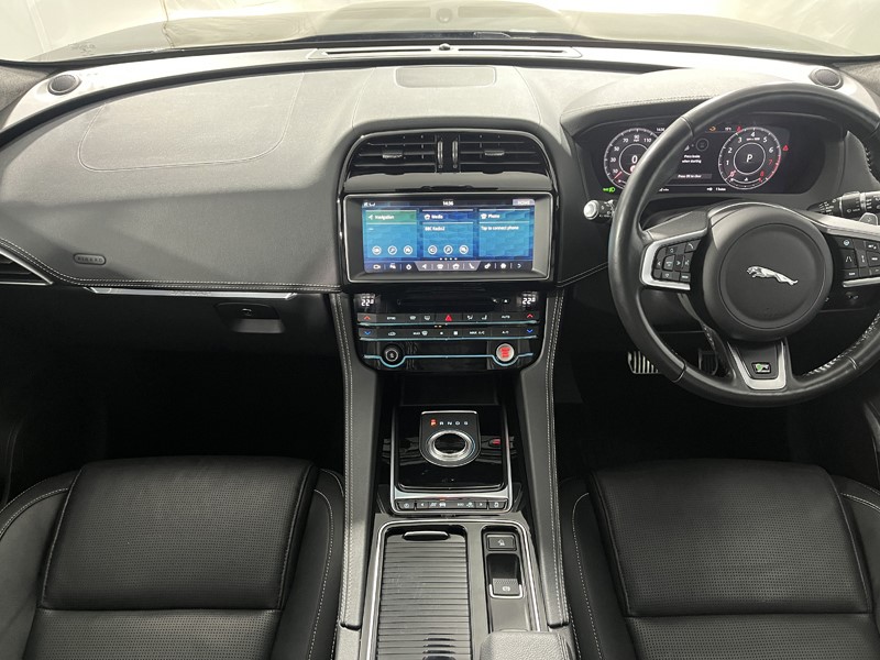 Used Jaguar F-Pace 2021 for sale - 76981970: Photo 4