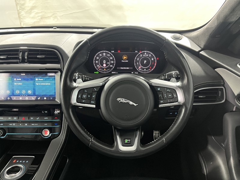 Used Jaguar F-Pace 2021 for sale - 76981970: Photo 5