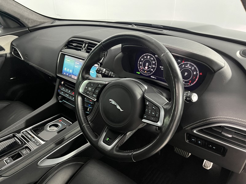 Used Jaguar F-Pace 2021 for sale - 76981970: Photo 6