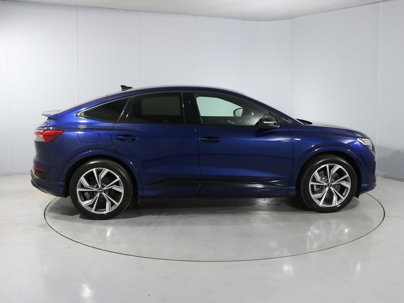 Used Audi Q4 e-tron 2024 for sale - 77997090: Photo 3