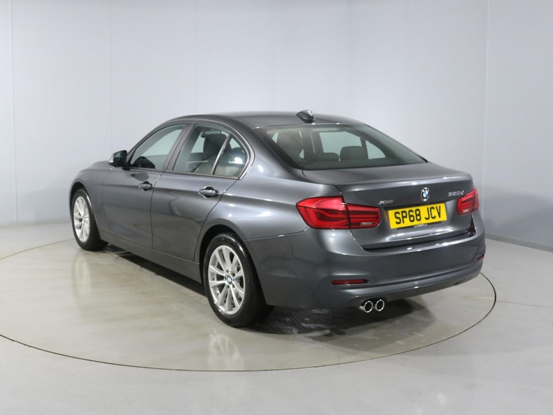 Used BMW 3 Series 2018 for sale - 77406442: Photo 2