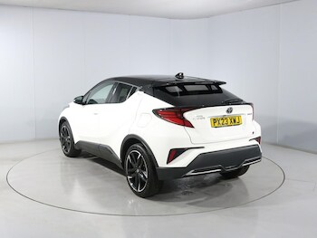 Used Toyota C-HR 2023 for sale - 78323842: Photo