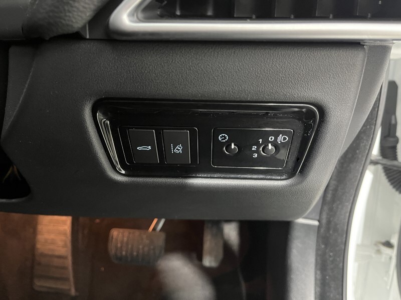 Used Jaguar XE 2017 for sale - 77789145: Photo 20