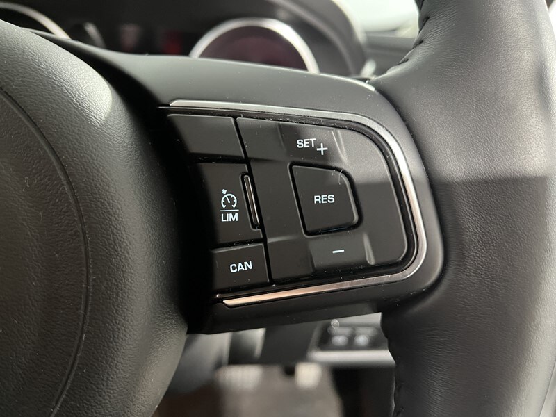 Used Jaguar XE 2017 for sale - 77789145: Photo 23