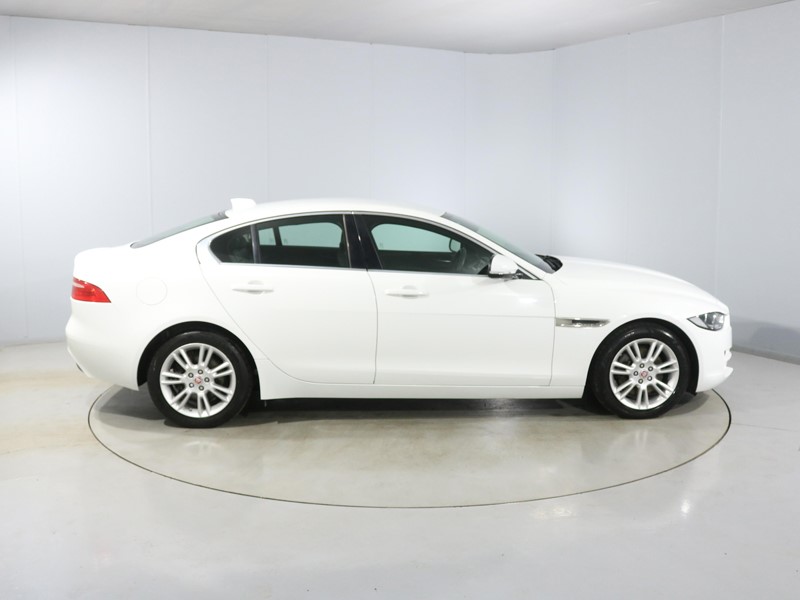 Used Jaguar XE 2017 for sale - 77789145: Photo 3