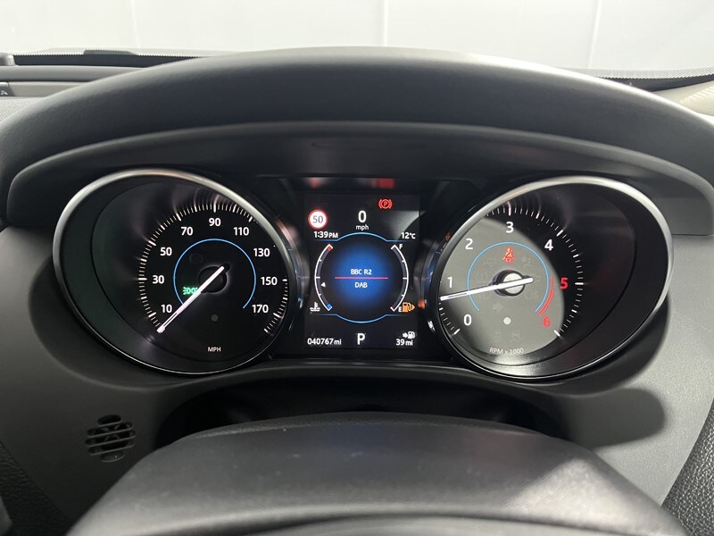 Used Jaguar XE 2017 for sale - 77789145: Photo 8