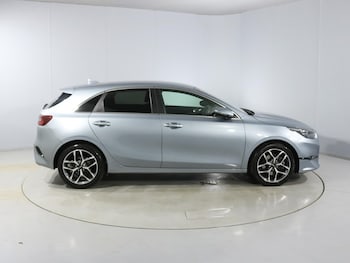 Used Kia Ceed 2023 for sale - 77762962: Photo