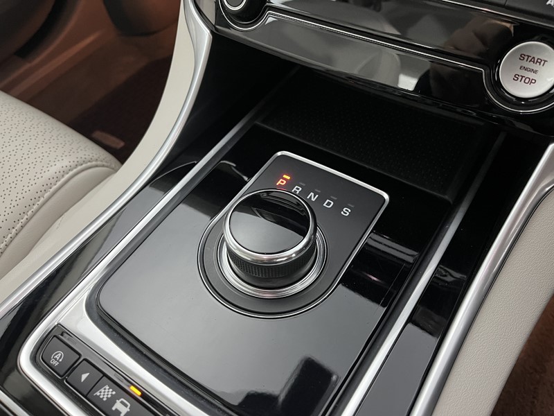 Used Jaguar XE 2017 for sale - 78025624: Photo 10