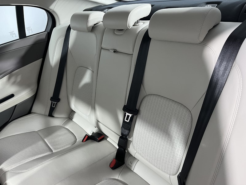 Used Jaguar XE 2017 for sale - 78025624: Photo 12