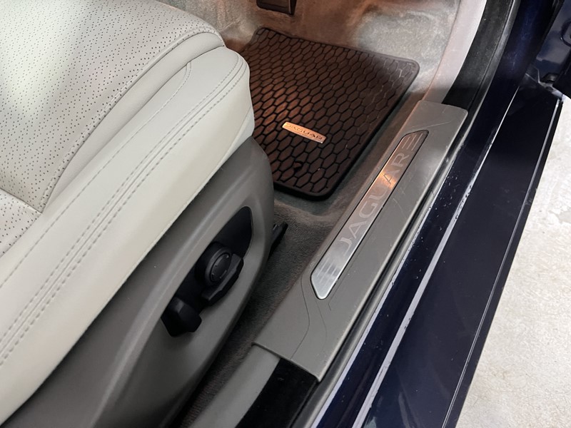 Used Jaguar XE 2017 for sale - 78025624: Photo 19