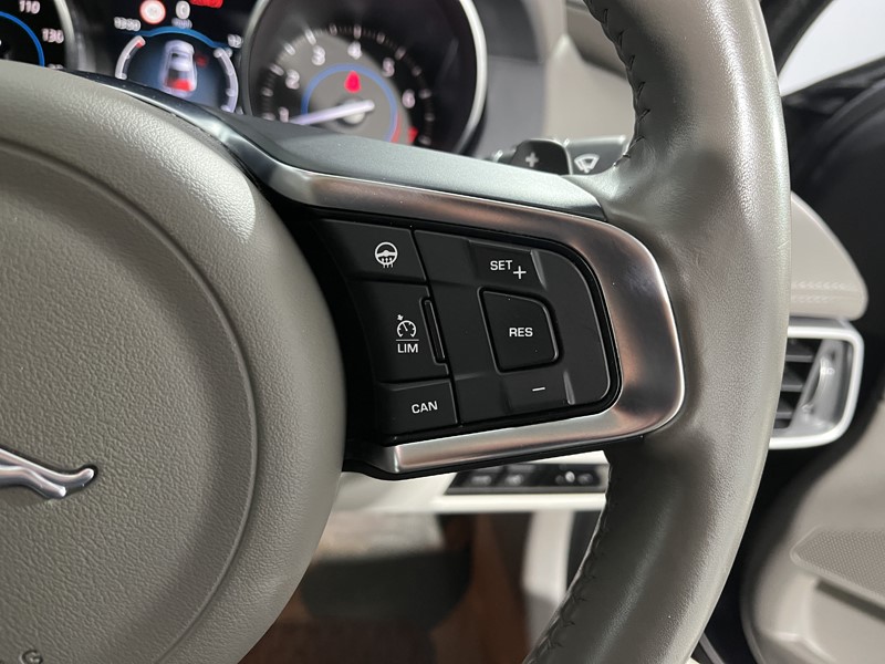 Used Jaguar XE 2017 for sale - 78025624: Photo 25