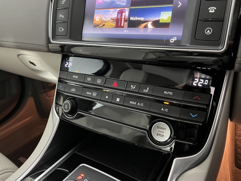 Used Jaguar XE 2017 for sale - 78025624: Photo 30