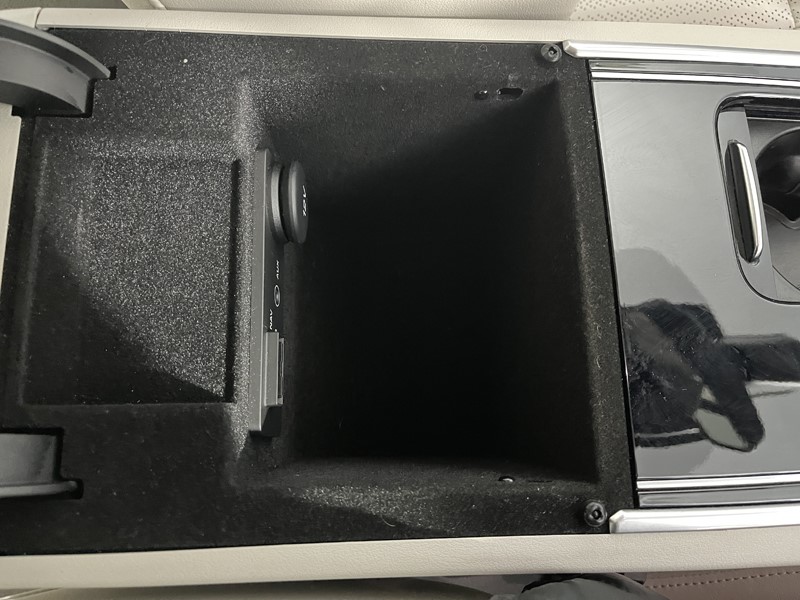 Used Jaguar XE 2017 for sale - 78025624: Photo 33