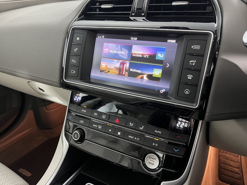 Used Jaguar XE 2017 for sale - 78025624: Photo 8