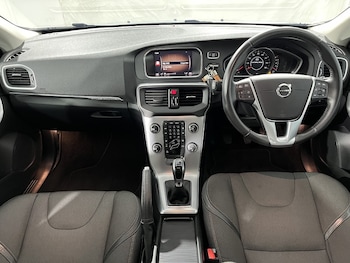 Used Volvo V40 2017 for sale - 79479146: Photo