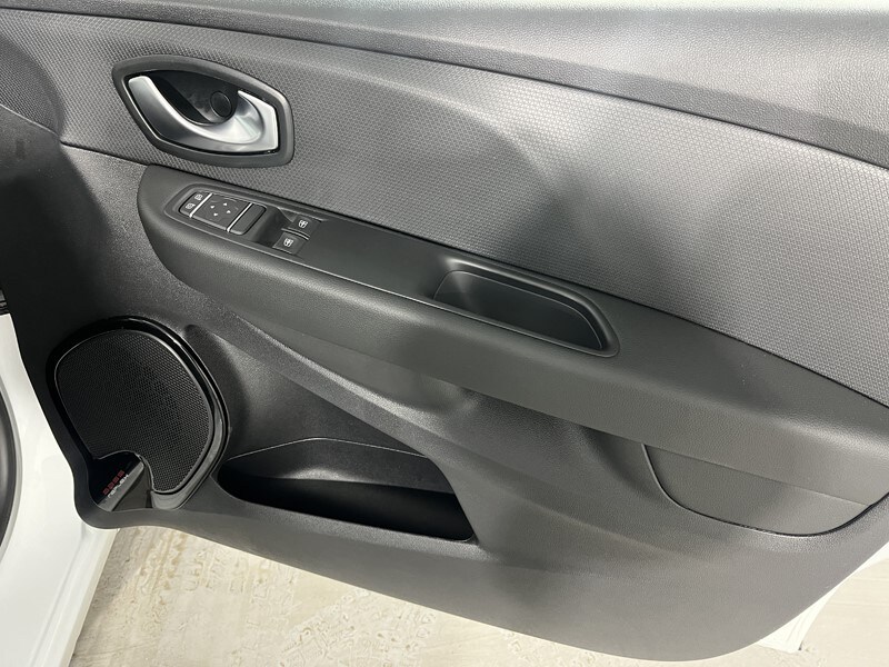 Used Renault Clio 2019 for sale - 77675523: Photo 16