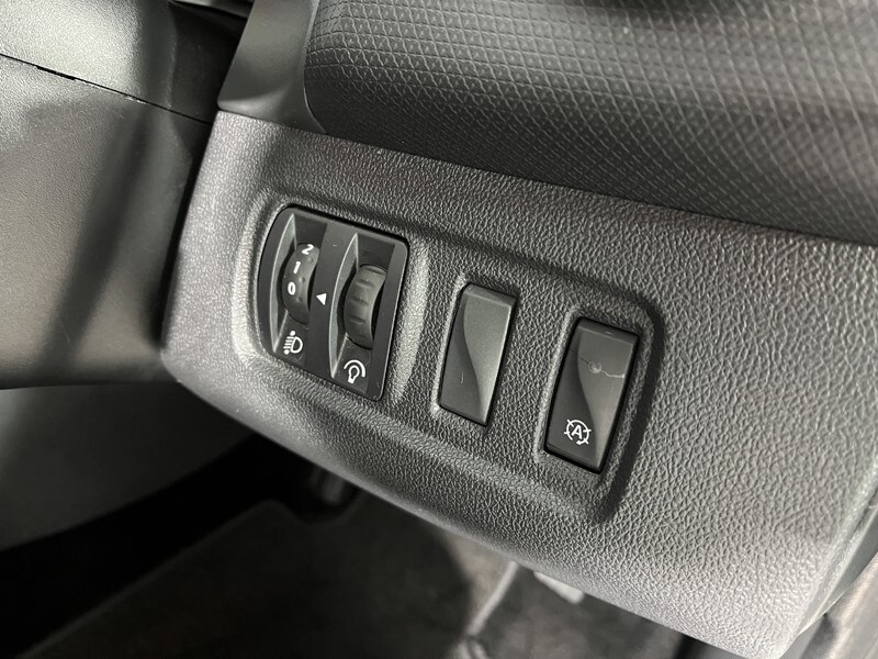 Used Renault Clio 2019 for sale - 77675523: Photo 18