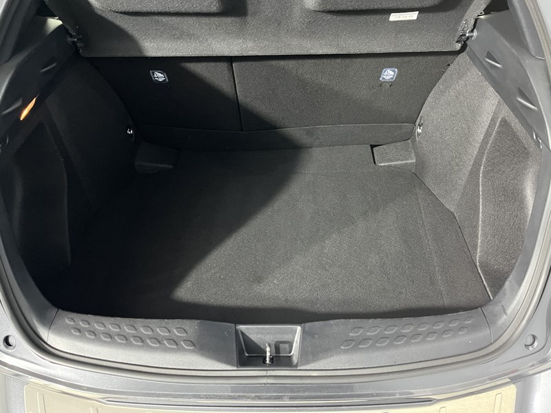 Used Toyota C-HR 2023 for sale - 76981865: Photo 13