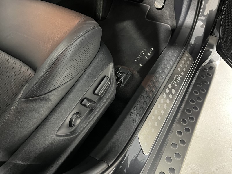 Used Toyota C-HR 2023 for sale - 76981865: Photo 19