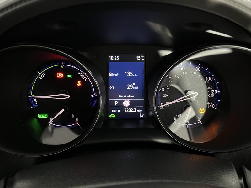 Used Toyota C-HR 2023 for sale - 76981865: Photo 9