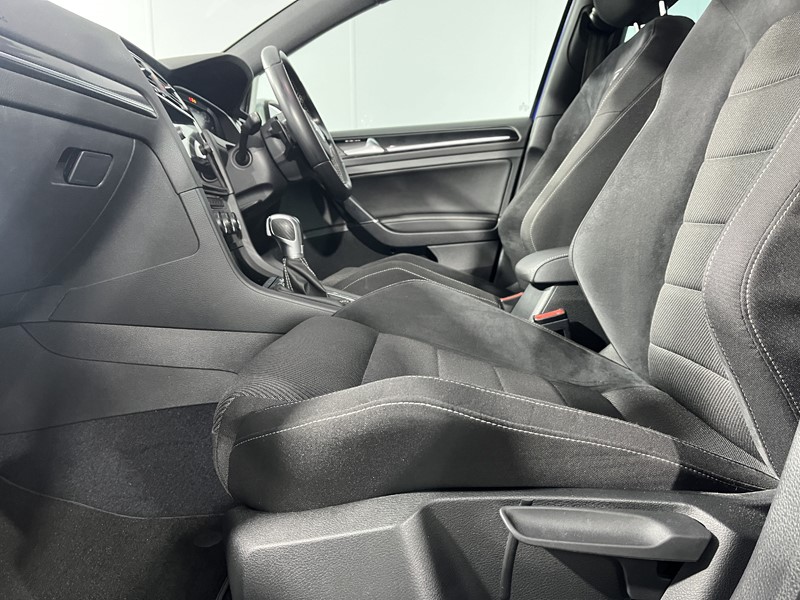 Used Volkswagen Golf 2018 for sale - 77602045: Photo 33