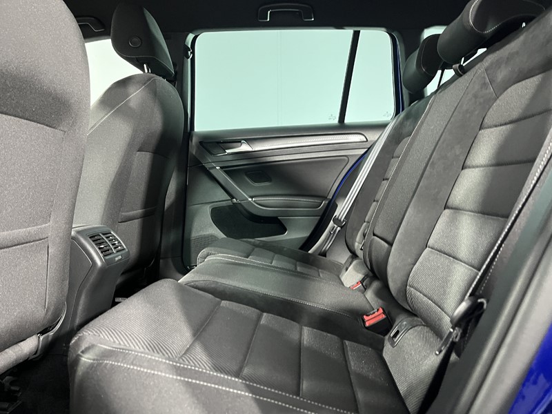 Used Volkswagen Golf 2018 for sale - 77602045: Photo 34