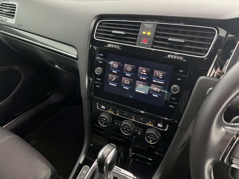 Used Volkswagen Golf 2018 for sale - 77602045: Photo 9