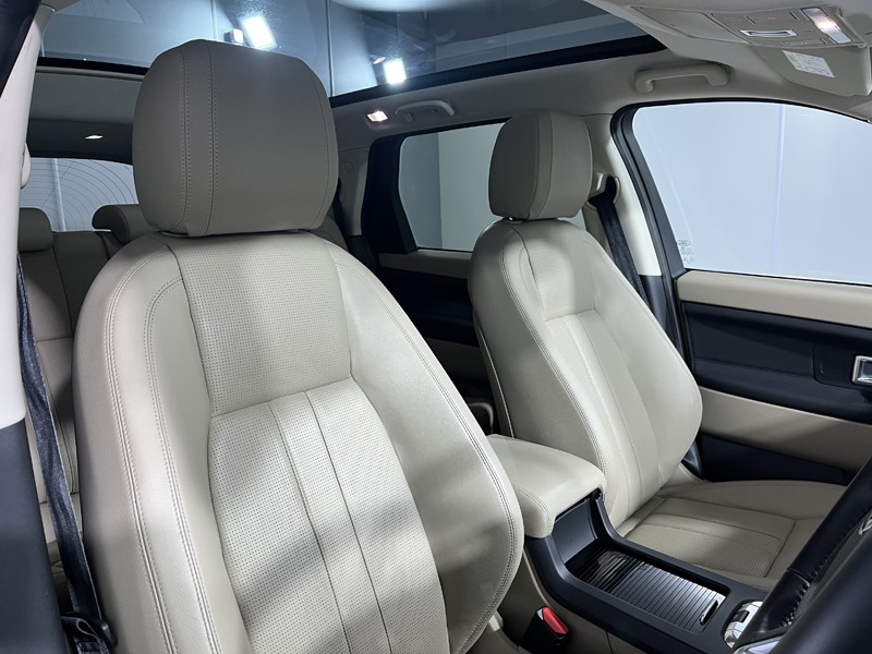 Used Land Rover Discovery Sport 2017 for sale - 76980981: Photo 11