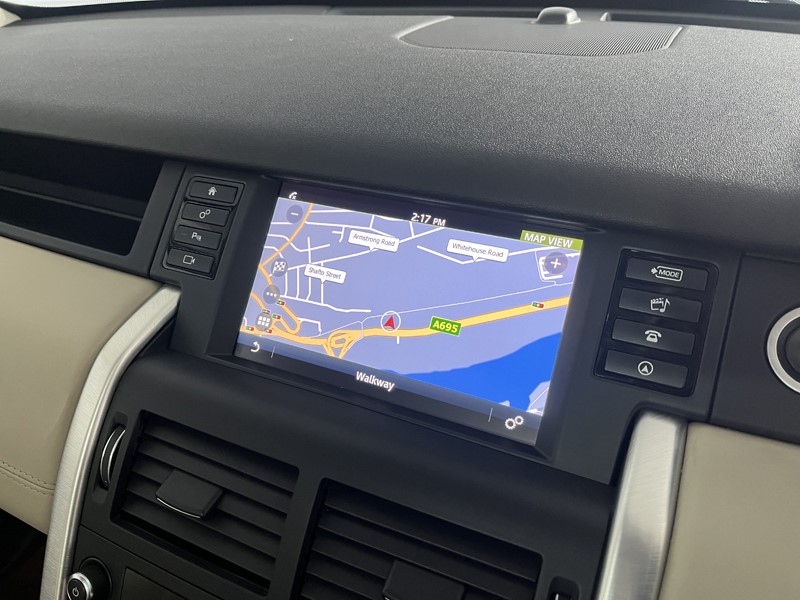 Used Land Rover Discovery Sport 2017 for sale - 76980981: Photo 18